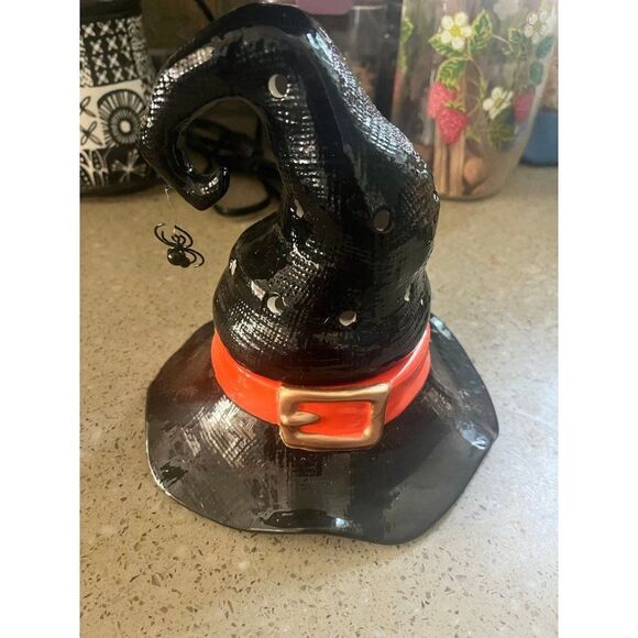 Scentsy Wax Warmer Salem Halloween - Picture 1 of 6